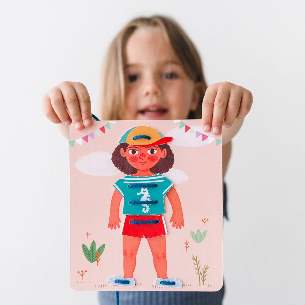 'How do I dress?' lace-up game